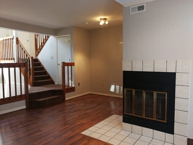 Building Photo - 120 Tall Oaks Dr
