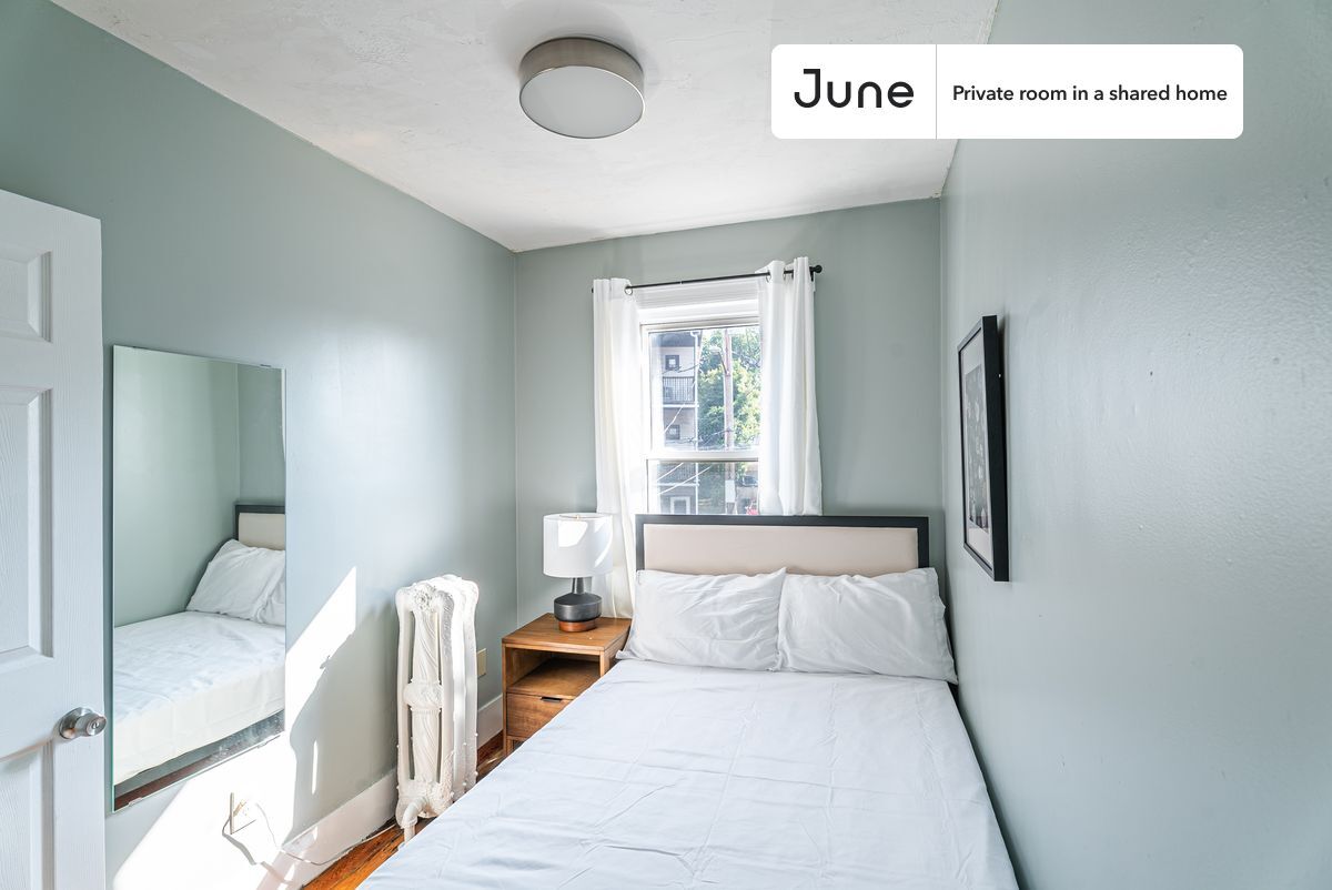 Private bedroom in 6 bed/2 bath Home - Private bedroom in 6 bed/2 bath Home