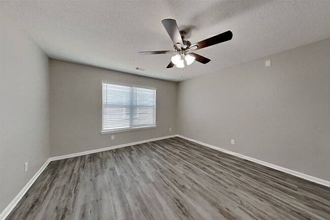 Building Photo - 7814 Pasture Spring Ln