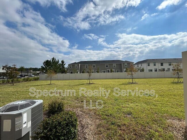Foto del edificio - 9798 Fiddleback Ln