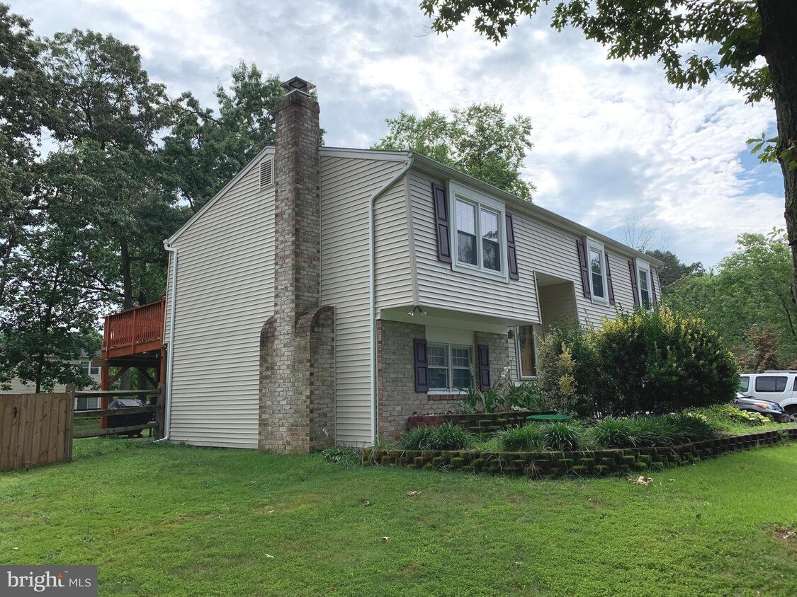 2412 Pear Tree Ct, Waldorf, MD 20602 House Rental in Waldorf, MD