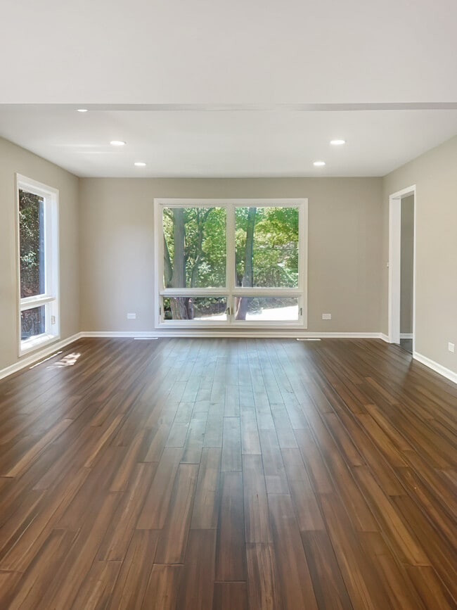Building Photo - 23 White Pine Dr