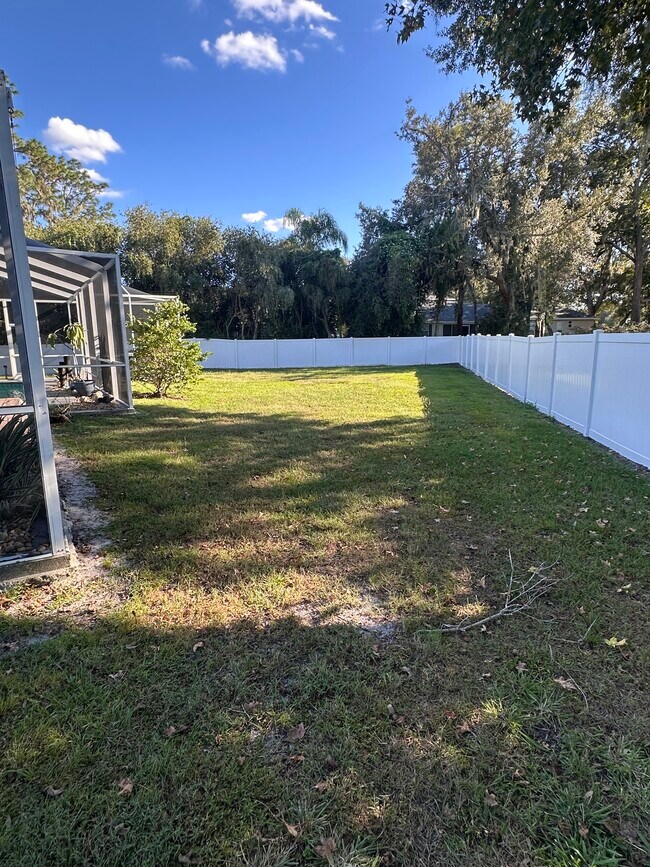 Building Photo - 2547-2546 6 Point Ct