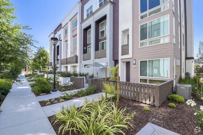 Building Photo - 139 Hudson Pl