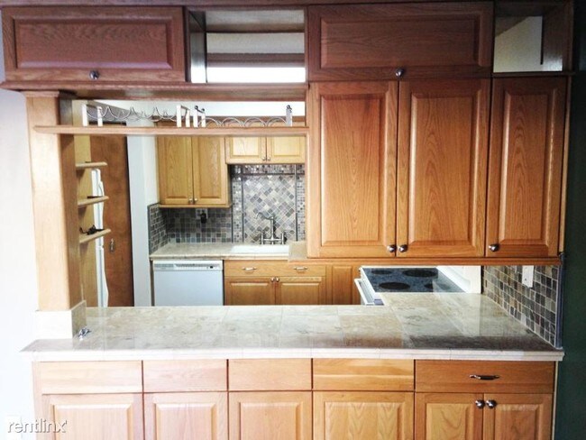 Building Photo - 3 br, 2 bath Townhome - 7118 sw 105 ct