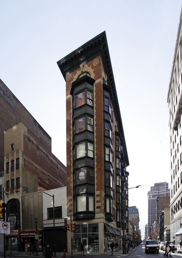 Building Photo - 1232 Chestnut St