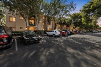 Building Photo - 2516 Centergate Dr Building Photo - 2516 Centergate Dr