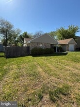 Building Photo - 913 Hampton Way