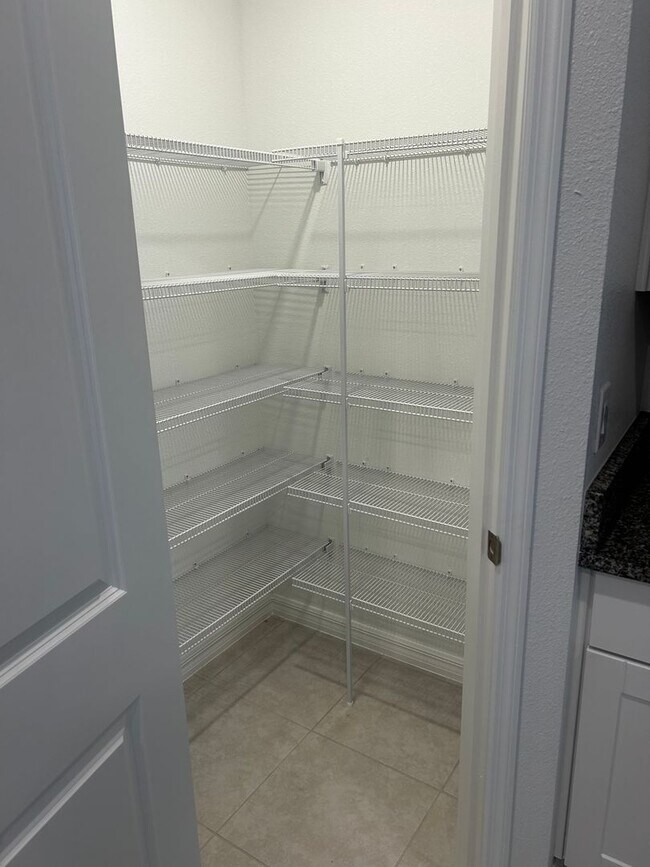 Foto del edificio - Charming 4 Bedroom Single Family Home in W...