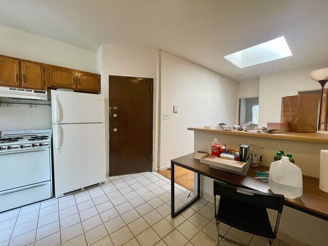 Foto del edificio - 707 Adams St