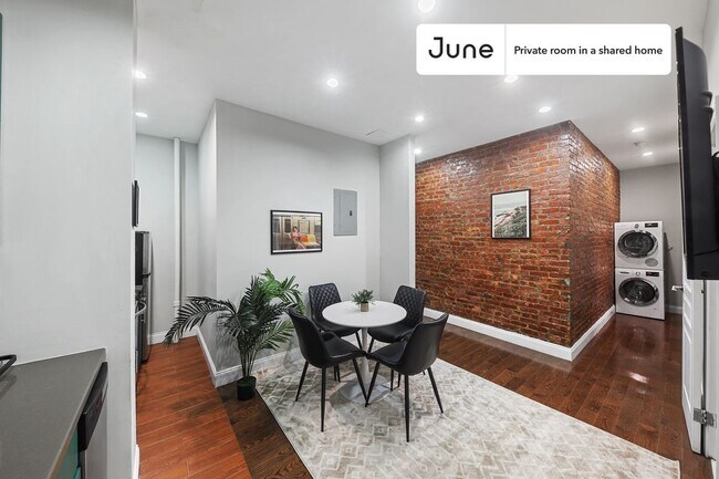 Foto del edificio - Room in Shared 4 bed/1.5 bath home in Hamilton Heights