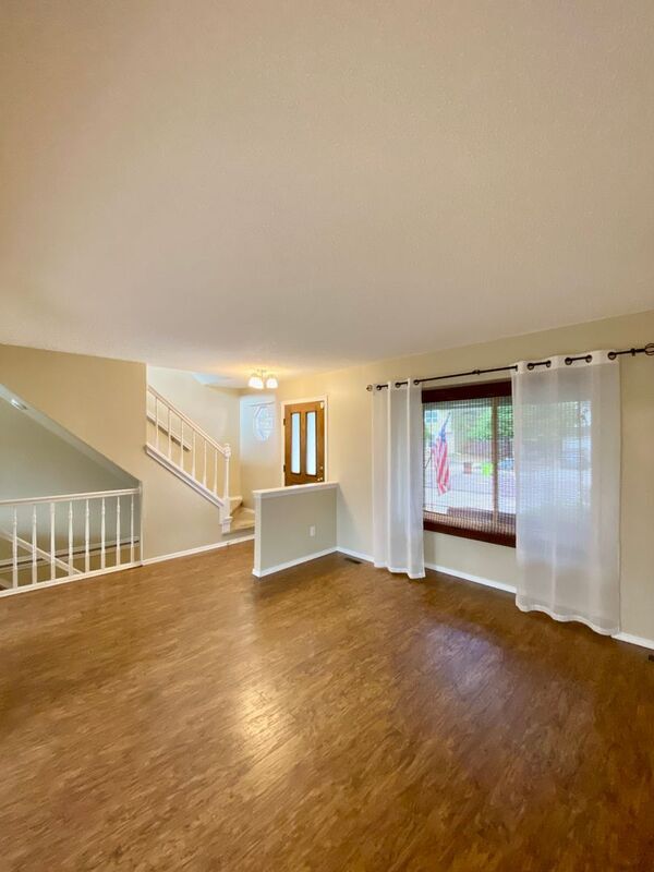 Building Photo - 8110 Avens Cir