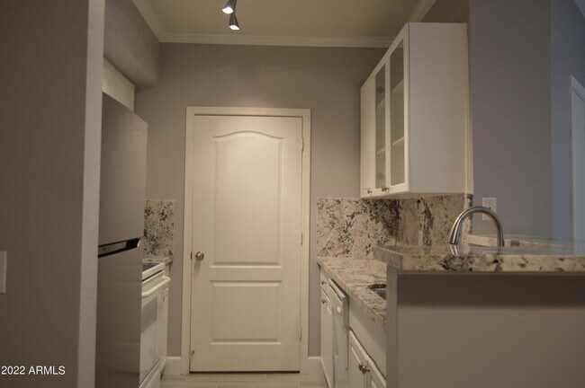 Foto del edificio - 1701 E Colter St