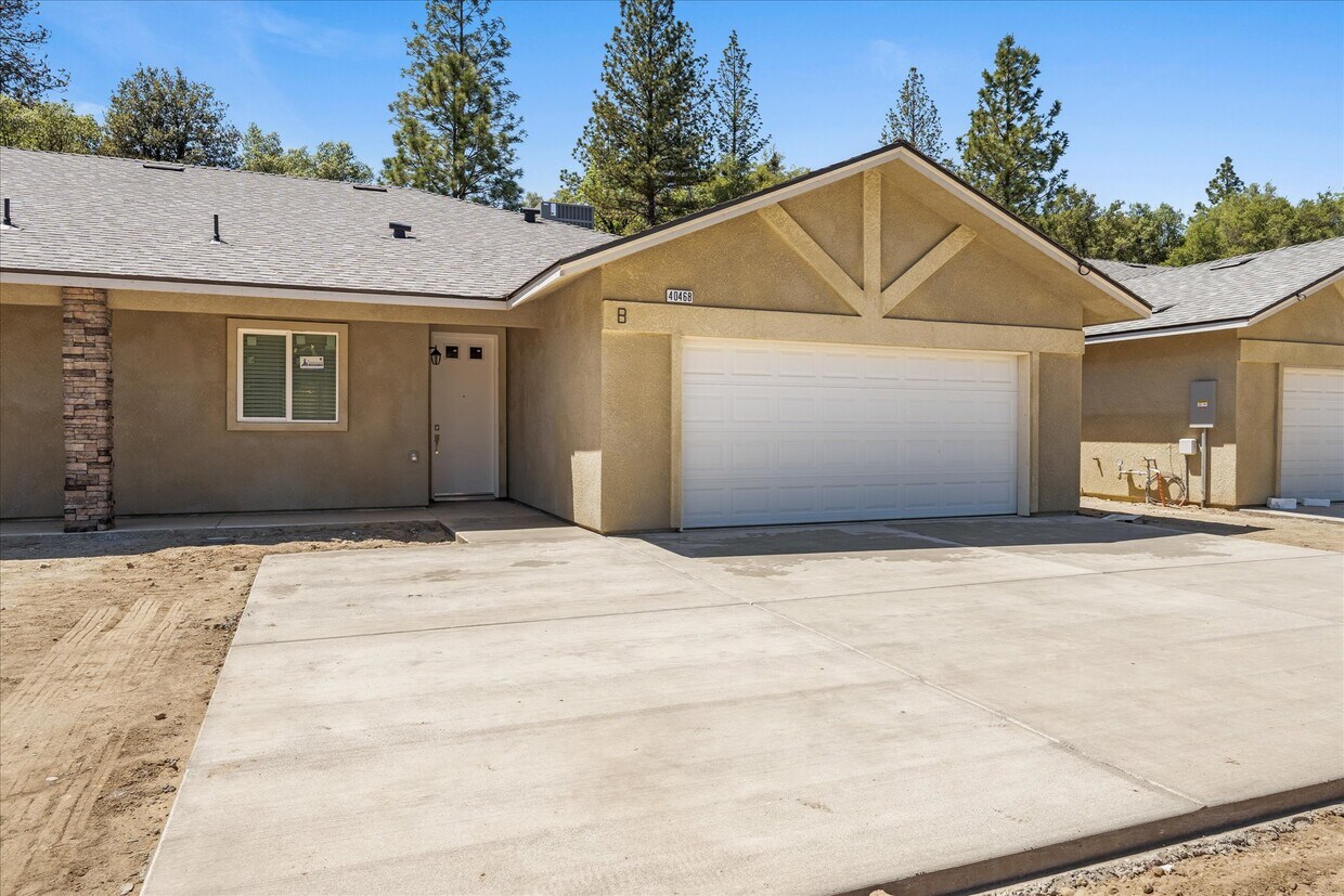 Primary Photo - 40468 Bollinger Pl