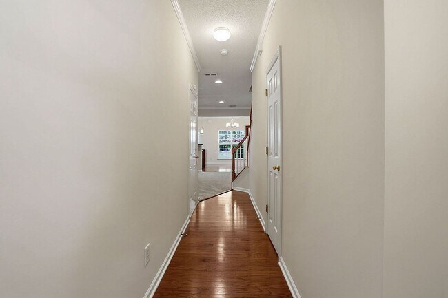 Foto del edificio - Beautiful  3 bedroom Townhome Living in Apex, NC