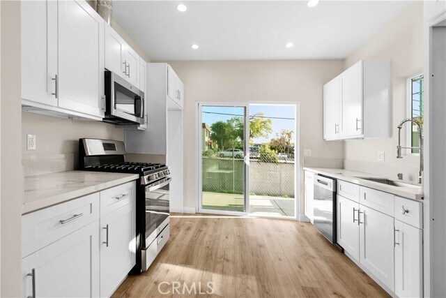 Foto del edificio - 702 E Glenoaks Blvd