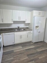 Building Photo - 307 Lakeview Dr