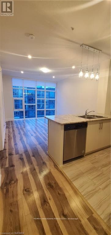 Building Photo - 16 Concord Pl