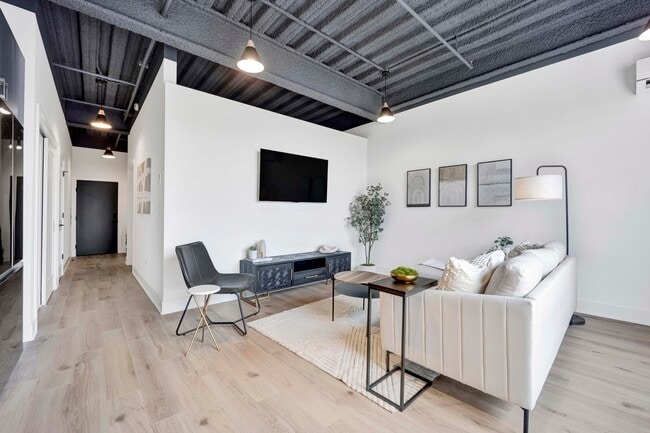 Building Photo - 1802 W Berenice Ave