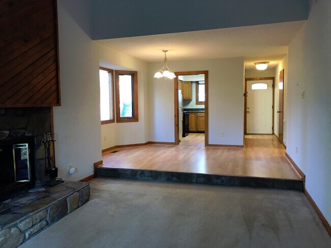 Building Photo - 5652 Thea Ln