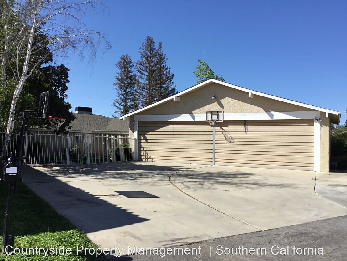 4491 W Vandegrift Ave, Fresno, CA 93722 House Rental in Fresno, CA