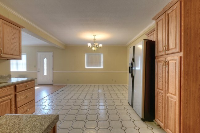 Building Photo - 322 Scenic Valley Rd
