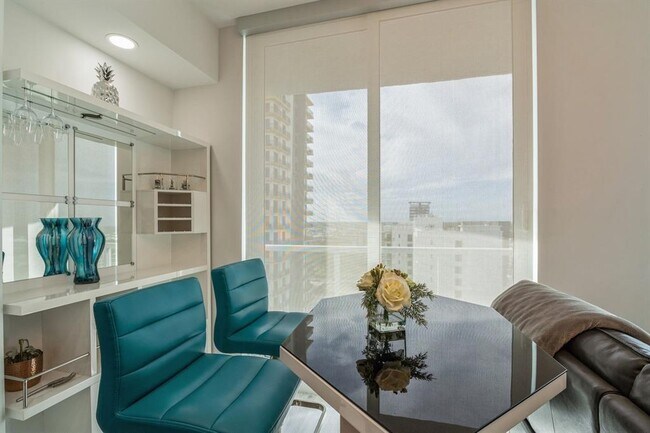 Foto del edificio - 315 NE 3rd Ave