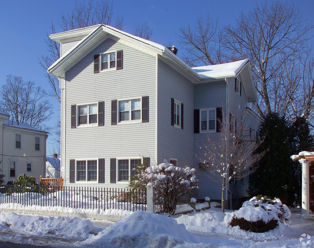 Building Photo - 522 N Main St