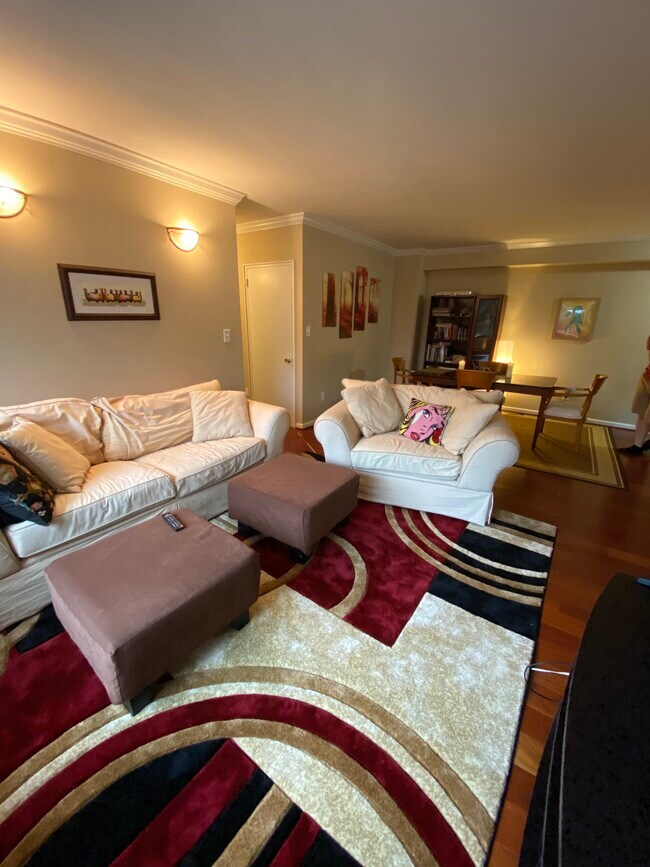 Foto del edificio - 4301 Massachusetts Ave NW