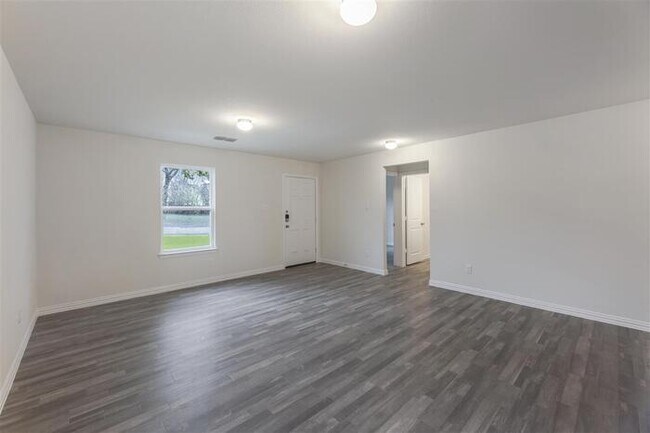 Building Photo - 218 Willowbrook Ave