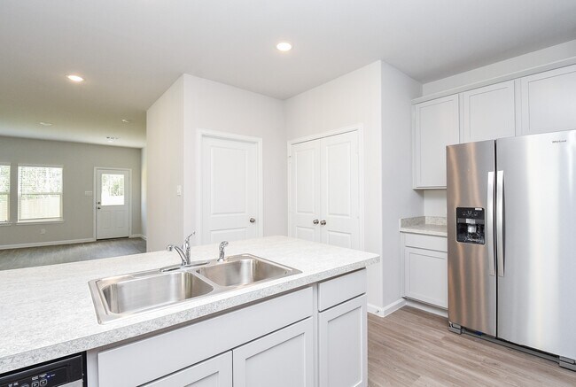 Building Photo - 16493 Moss Ln