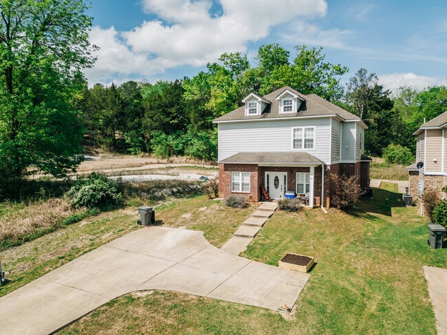 Building Photo - 919 Muirfield Dr