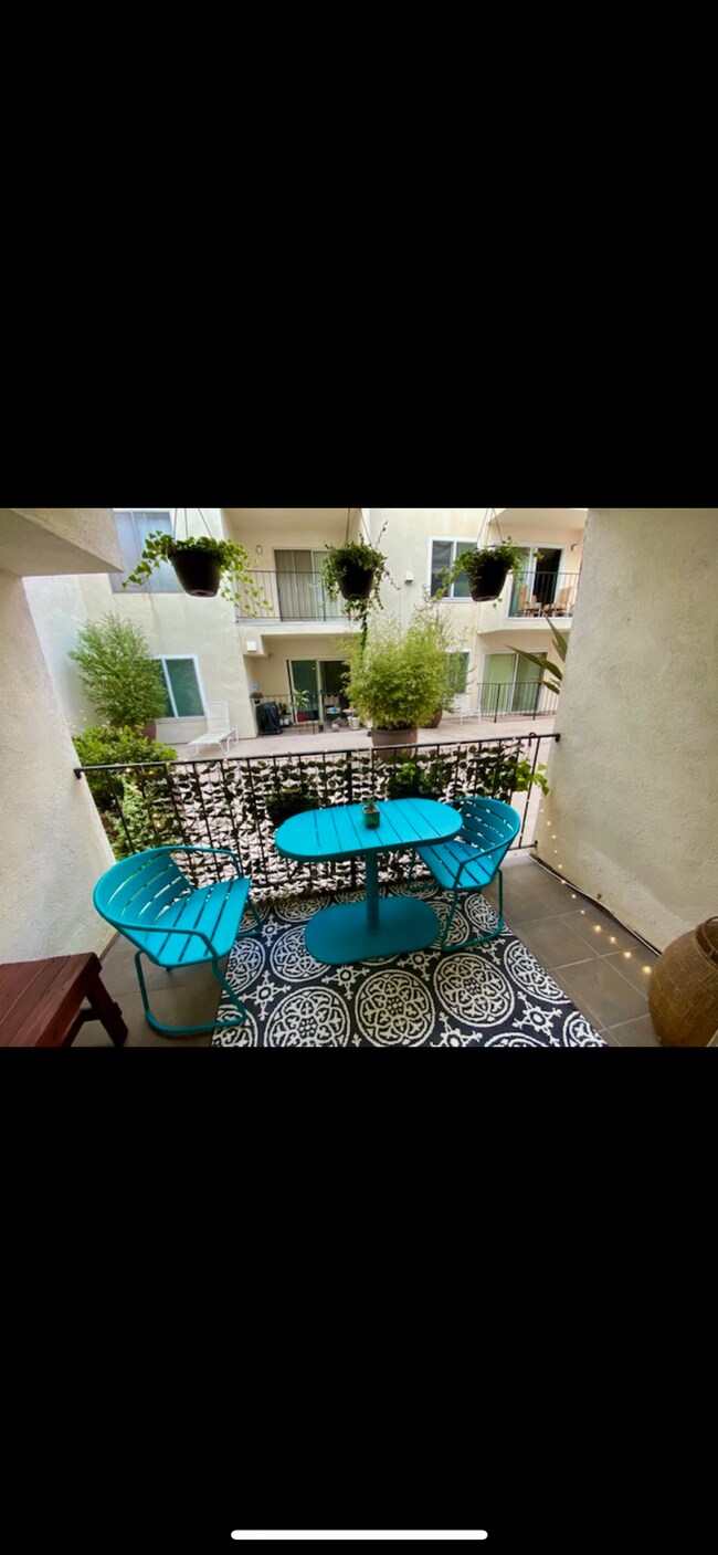 Foto del edificio - 8163 Redlands St