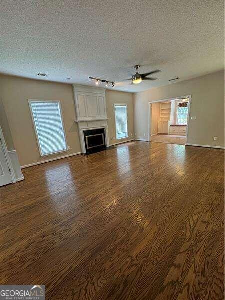Building Photo - 402 Bottesford Dr NW