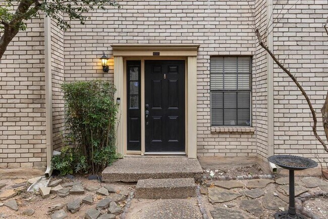 Building Photo - 8400 Jamestown Dr