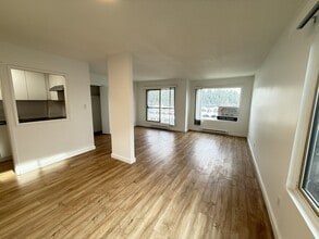 Building Photo - 430-430 Stewart Ave