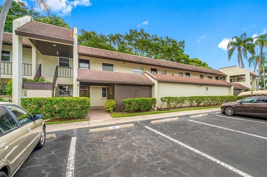 Foto principal - 1100 E Bay Dr