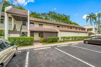 Building Photo - 1100 E Bay Dr