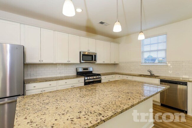 Foto del edificio - 132 Everett Sq