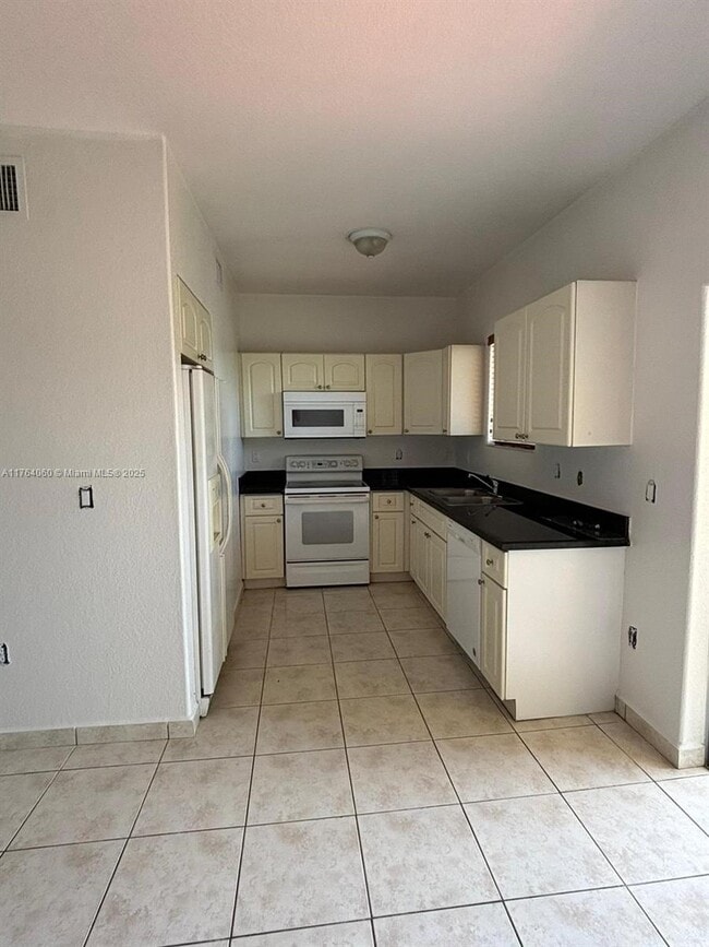 Building Photo - 7200 NW 174th Terrace