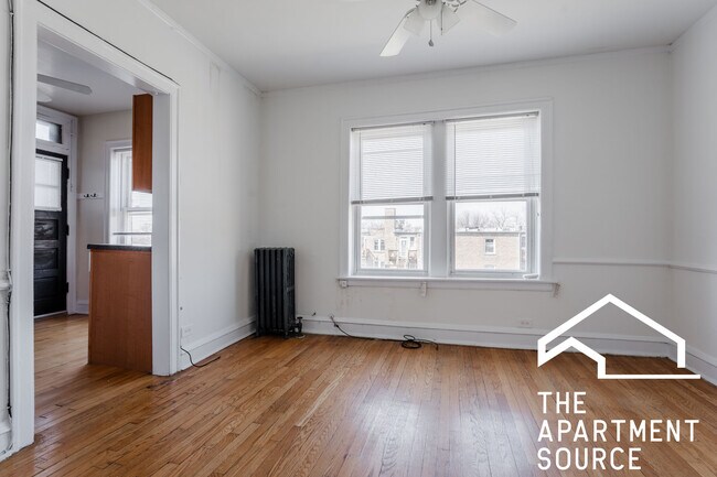 Foto del edificio - 2563 W Montrose Ave