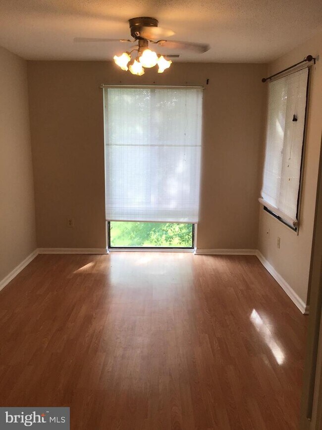 Building Photo - 1018 Brinker Dr