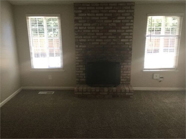 Building Photo - 3301 Bluejay Dr