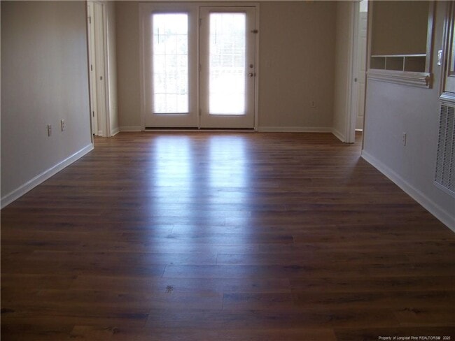 Foto del edificio - 616 Marshtree Ln
