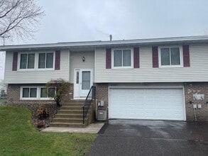 Building Photo - 4285 Evergreen Dr