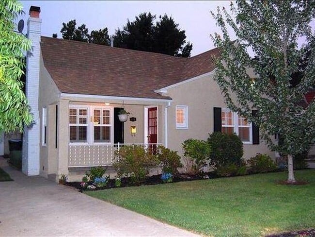 Building Photo - 948 Vallejo Way