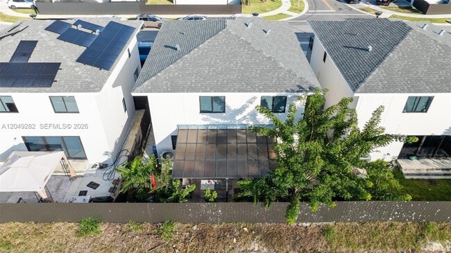 Foto del edificio - 275 NW 13th Pl