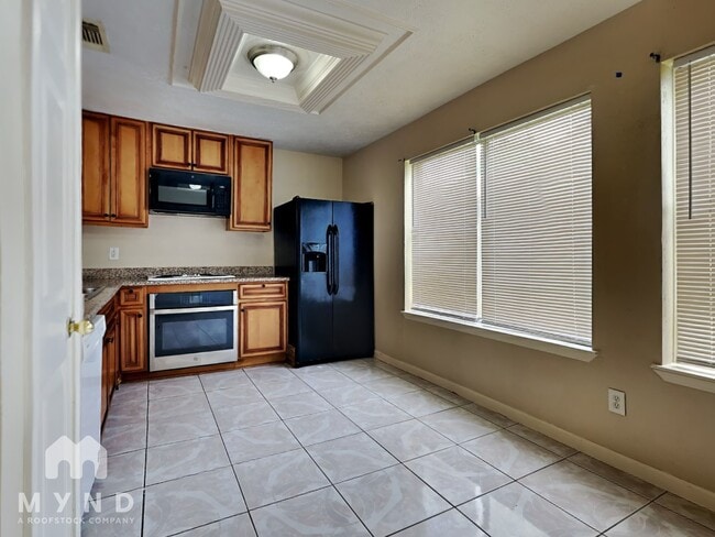 Building Photo - 10303 Appleridge Dr