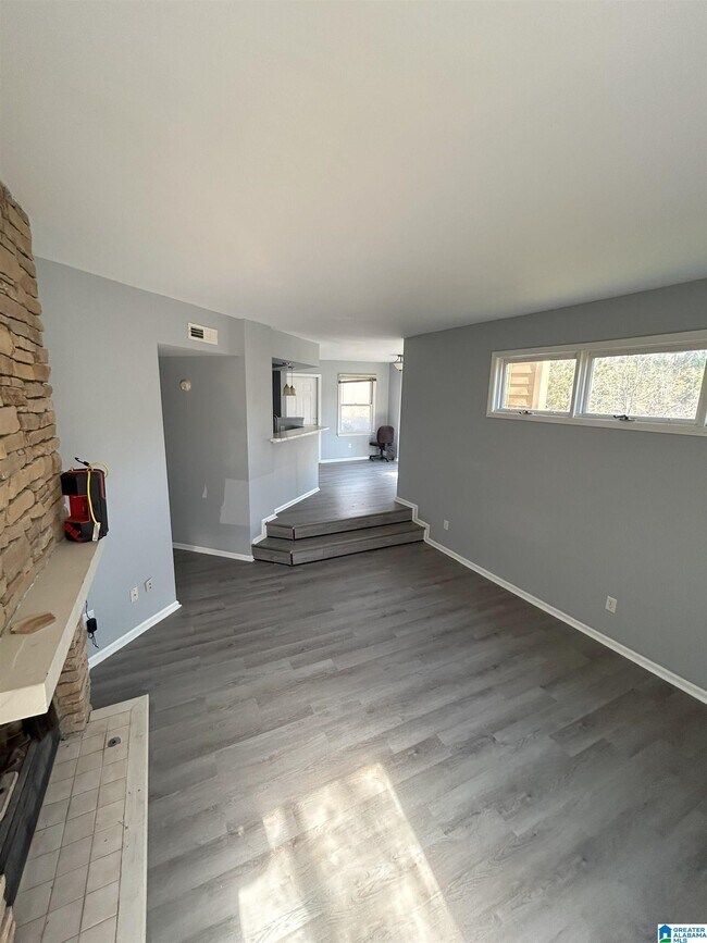 Building Photo - 3044 Cahaba Cliffs Dr