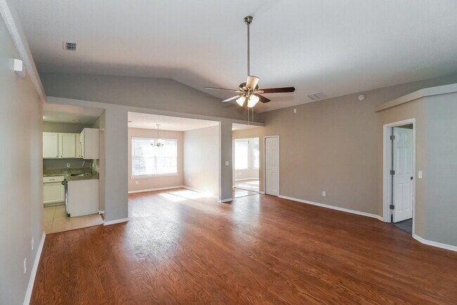 Foto del edificio - 8857 Spring Harvest Ln E
